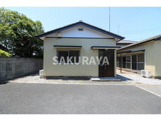 根岸方貸家Ｃ（福居町）の玄関|現況と異なる場合がございます。