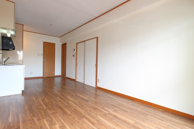 【居間・リビング】 | 甲南メゾン春日 | 10.6帖ＬＤＫ