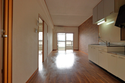 【居間・リビング】 | 甲南メゾン春日 | 10.6帖ＬＤＫ