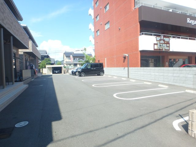 ルノール白浜2の駐車場