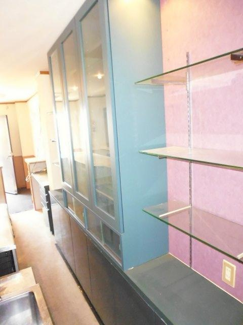 ペンシルビルの内装