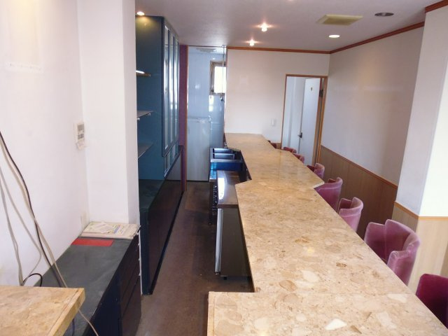 ペンシルビルの内装