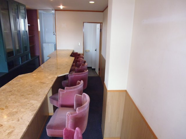 ペンシルビルの内装