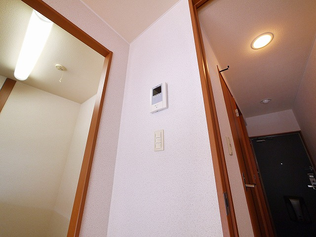グランディール四条Aのセキュリティ|モニター付きインターホンです