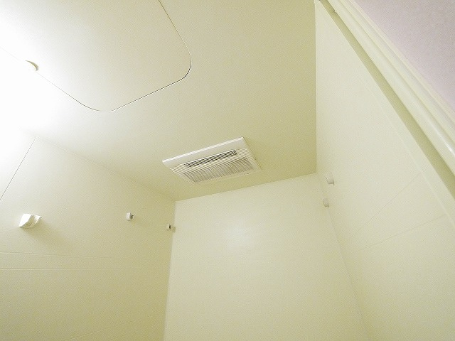 グランディール四条Aの設備|浴室乾燥機