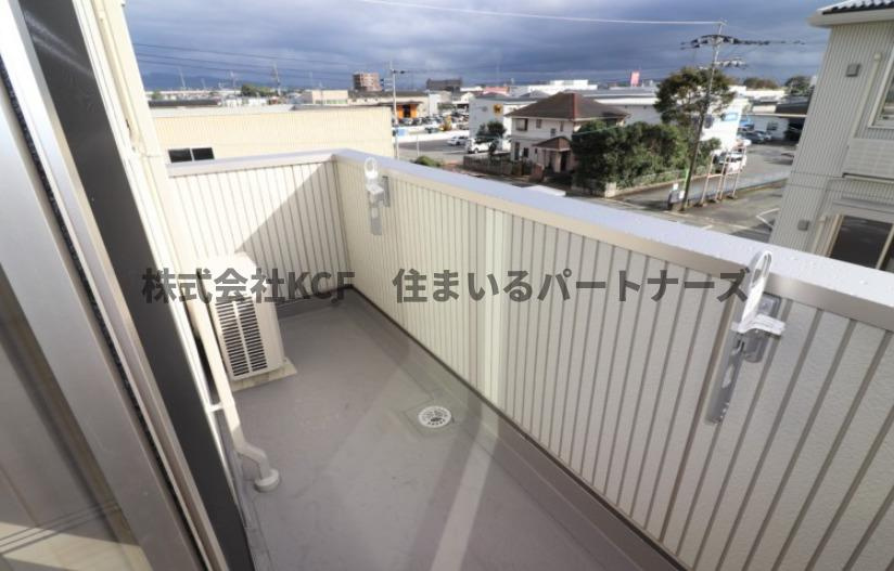 オッツ梅満Ⅱ B棟のバルコニー|落ち着いた時間を過ごせるバルコニーです