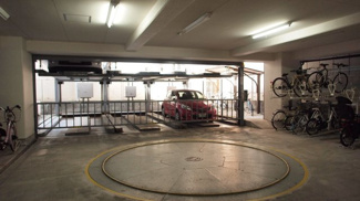 【駐車場】