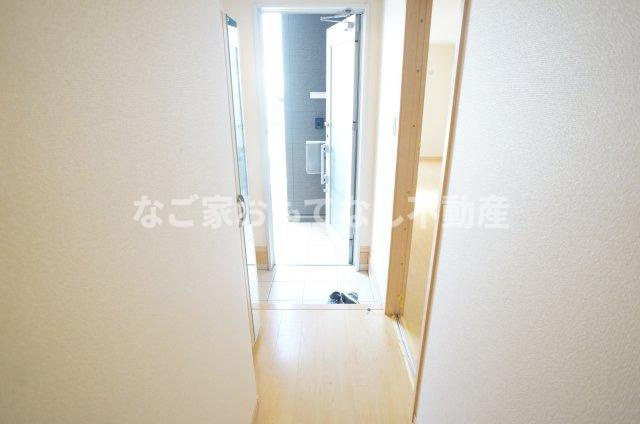 【玄関】 | ジェルブラローズ