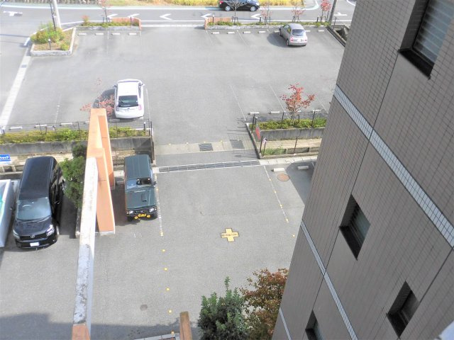 H・FFIELD 11の駐車場