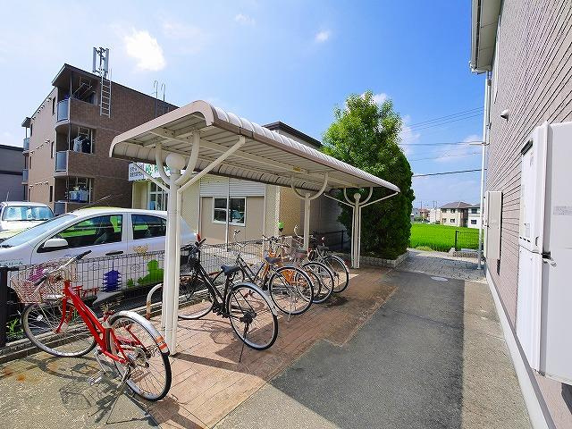 メゾン・インフィニティーのその他共用部分|屋根つきの駐輪場