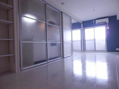 五条高倉Vivre2（旧：五条高倉レジデンスHORI）の居間・リビング