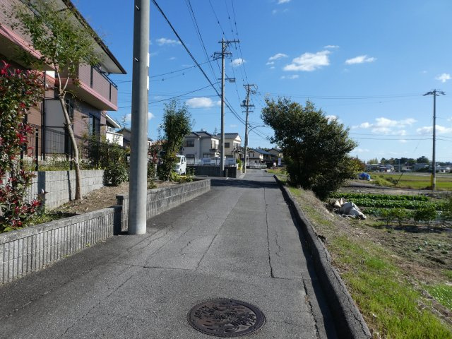 ファミール坂口Bの周辺|前面道路