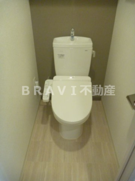プレサンス心斎橋レヨン　BRAVI不動産のトイレ|【プレサンス心斎橋レヨン】落ち着いたトイレです