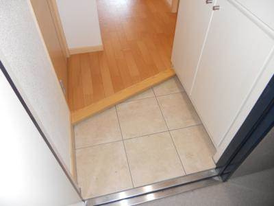 forestage西院（フォレステージ西院）の玄関