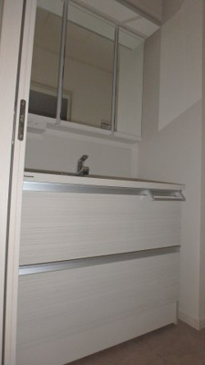  | エルメゾンアイン