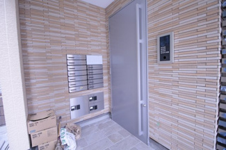 【エントランス】 | オートロック、宅配ボックス、メールボックス完備