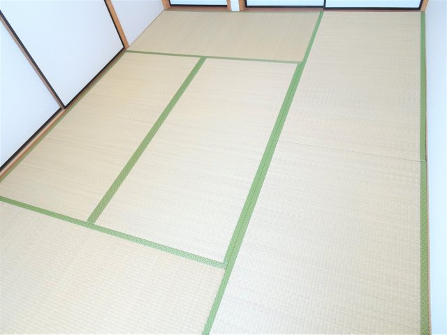 クラウンマンションの和室