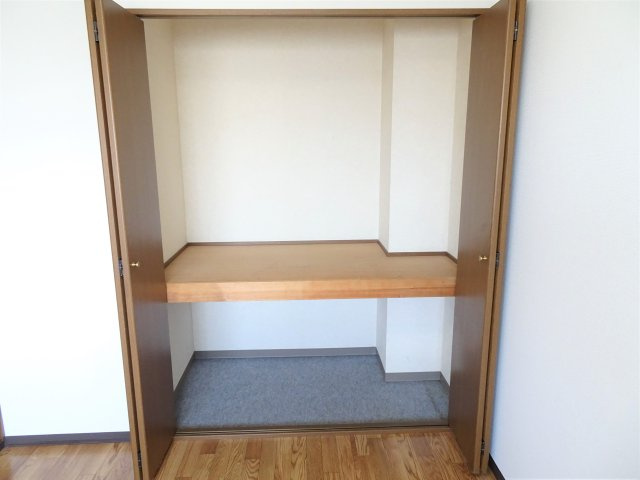 クラウンマンションの収納