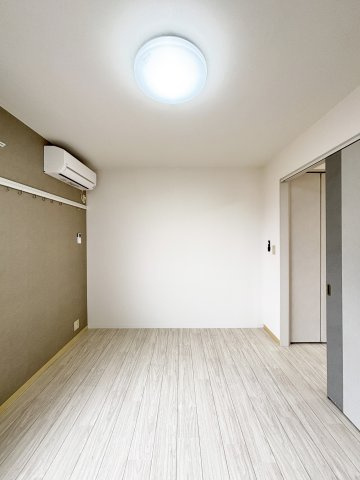 ラシェットエムザB棟の洋室
