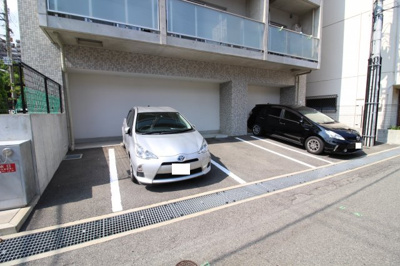 【駐車場】 | シティフラット六甲道２