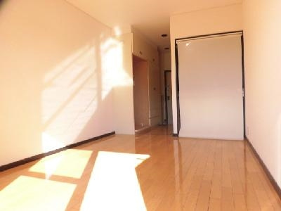 メゾン・ド嵯峨野の子供部屋|洋室