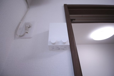 【設備】 | AQUE19 | ワイヤー式室内物干し