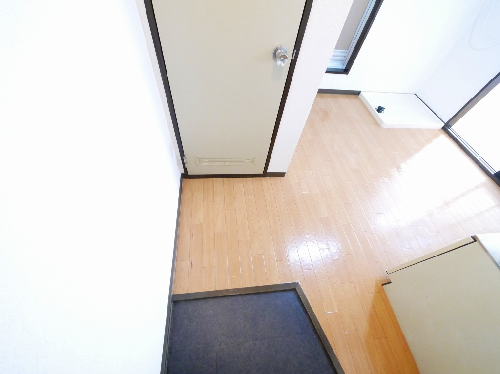 タウニィ高畑の玄関|シンプルで使いやすい玄関です