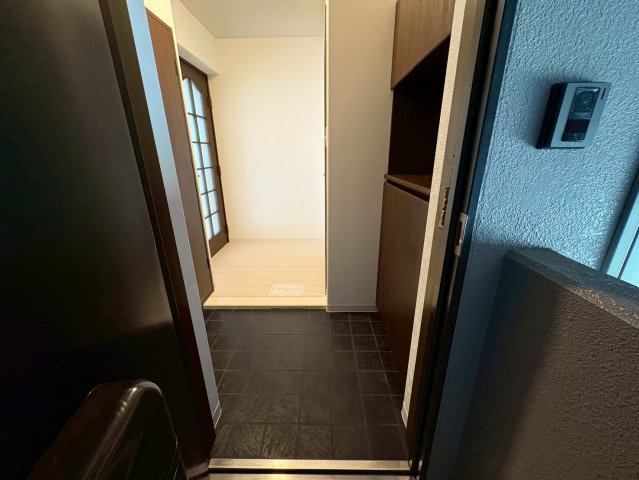 ミキハイム国府台弐番館の玄関