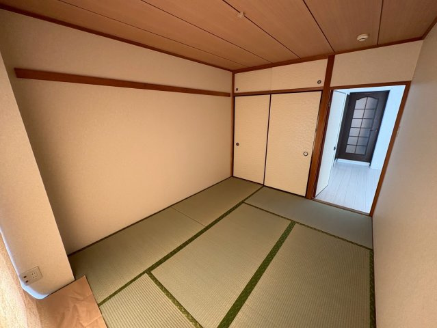 ミキハイム国府台弐番館の和室