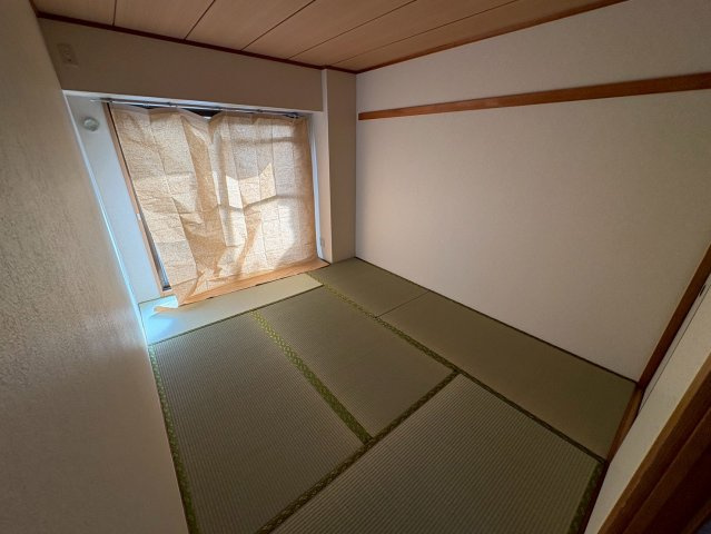 ミキハイム国府台弐番館の和室