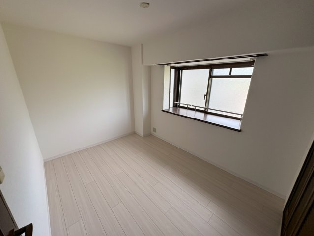 ミキハイム国府台弐番館の居間・リビング