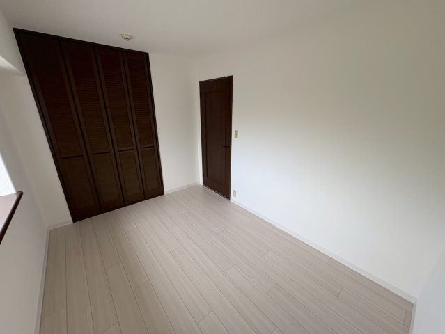 ミキハイム国府台弐番館の居間・リビング