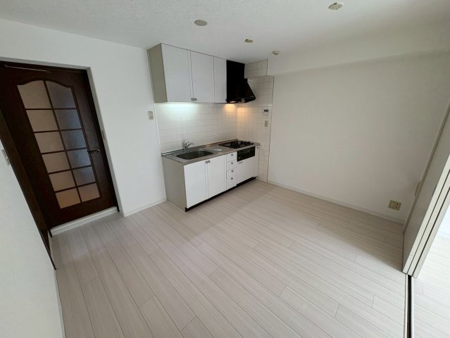 ミキハイム国府台弐番館の居間・リビング