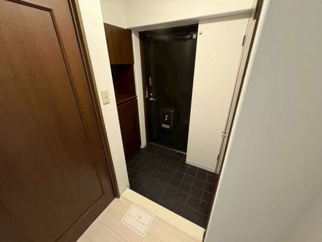 ミキハイム国府台弐番館の玄関