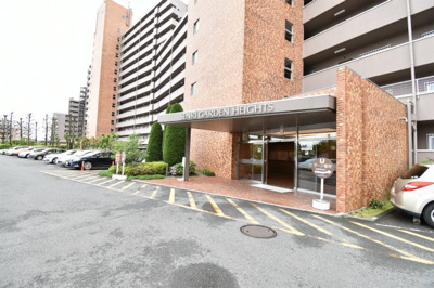 【エントランス】 | 【日当たり・風通し良好♪13階部分】千里ガーデンハイツ