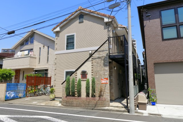 リリックコートベルの外観