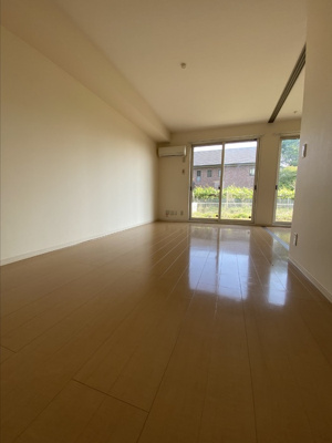 【居間・リビング】 | コンフォート石和