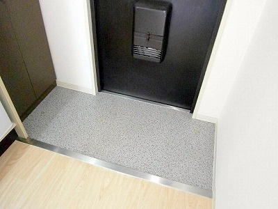 サンビレッジの玄関