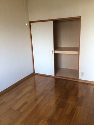 【洋室】 | ドリーミング江口 | 広々とした洋室です