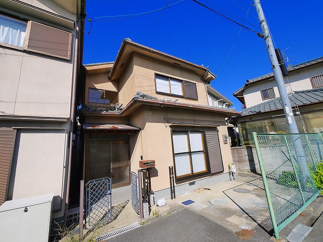 千日町貸家の外観|外観は落ち着いています