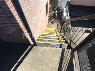 【エントランス】 | 落ち着いたエントランスです