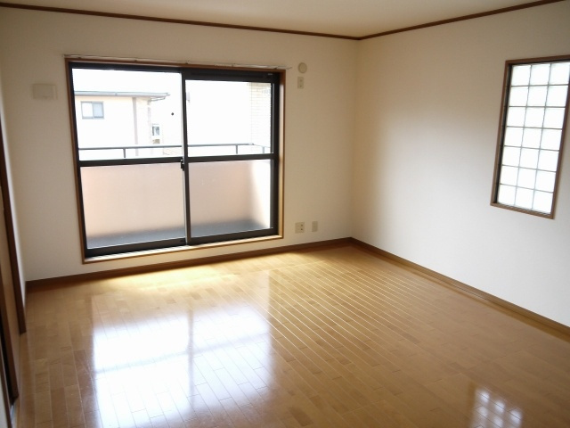 ラフィーネ　Ｂ棟（富堂町）の居間・リビング|ゆったりとした居間です