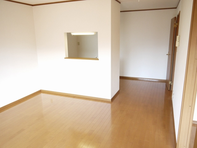 ラフィーネ　Ｂ棟（富堂町）の居間・リビング|使いやすい居間です