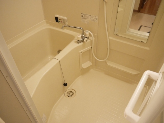 ラフィーネ　Ｂ棟（富堂町）の浴室|ゆったり過ごせるお風呂です