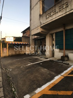 【駐車場】 | ソリッドビル | カースペースがあります