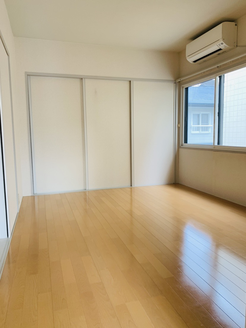 ディアス中津川　Aの洋室