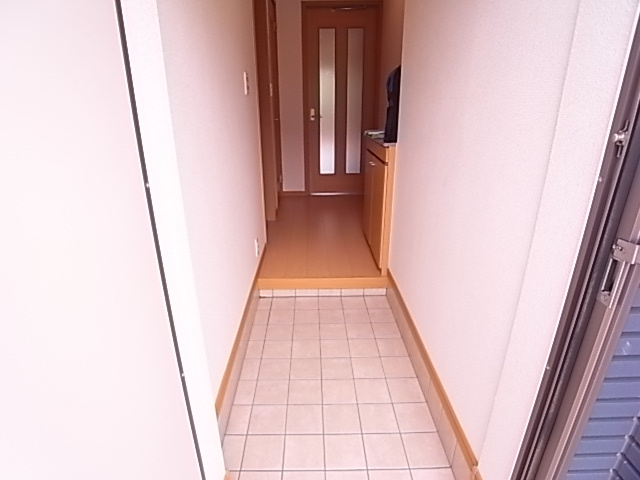 グランブルⅡの玄関