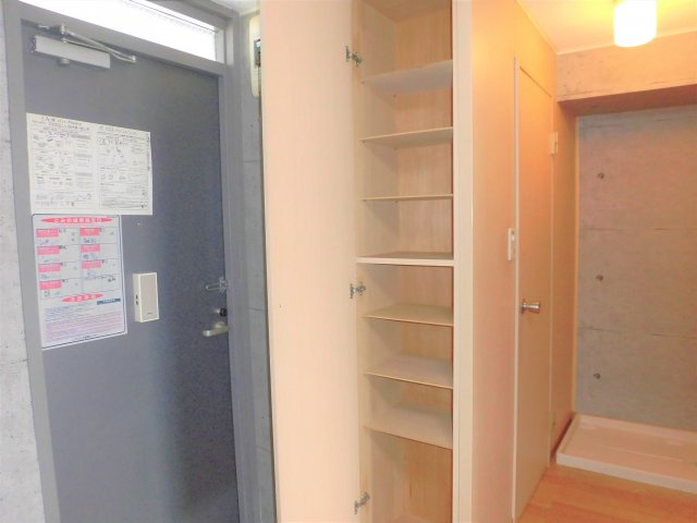 リバーライズⅡの玄関