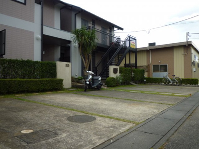 【駐車場】 | プティベルジェ | 敷地内駐車場