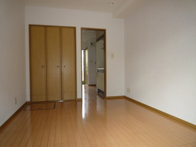 【居間・リビング】 | プティベルジェ | こちらのリビングで趣味の時間をお楽しみください